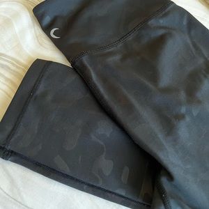 ZYIA Black Camouflage 7/8 leggings